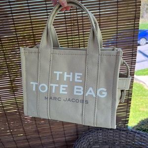 SOLD! marc jacobs the tote bag mini